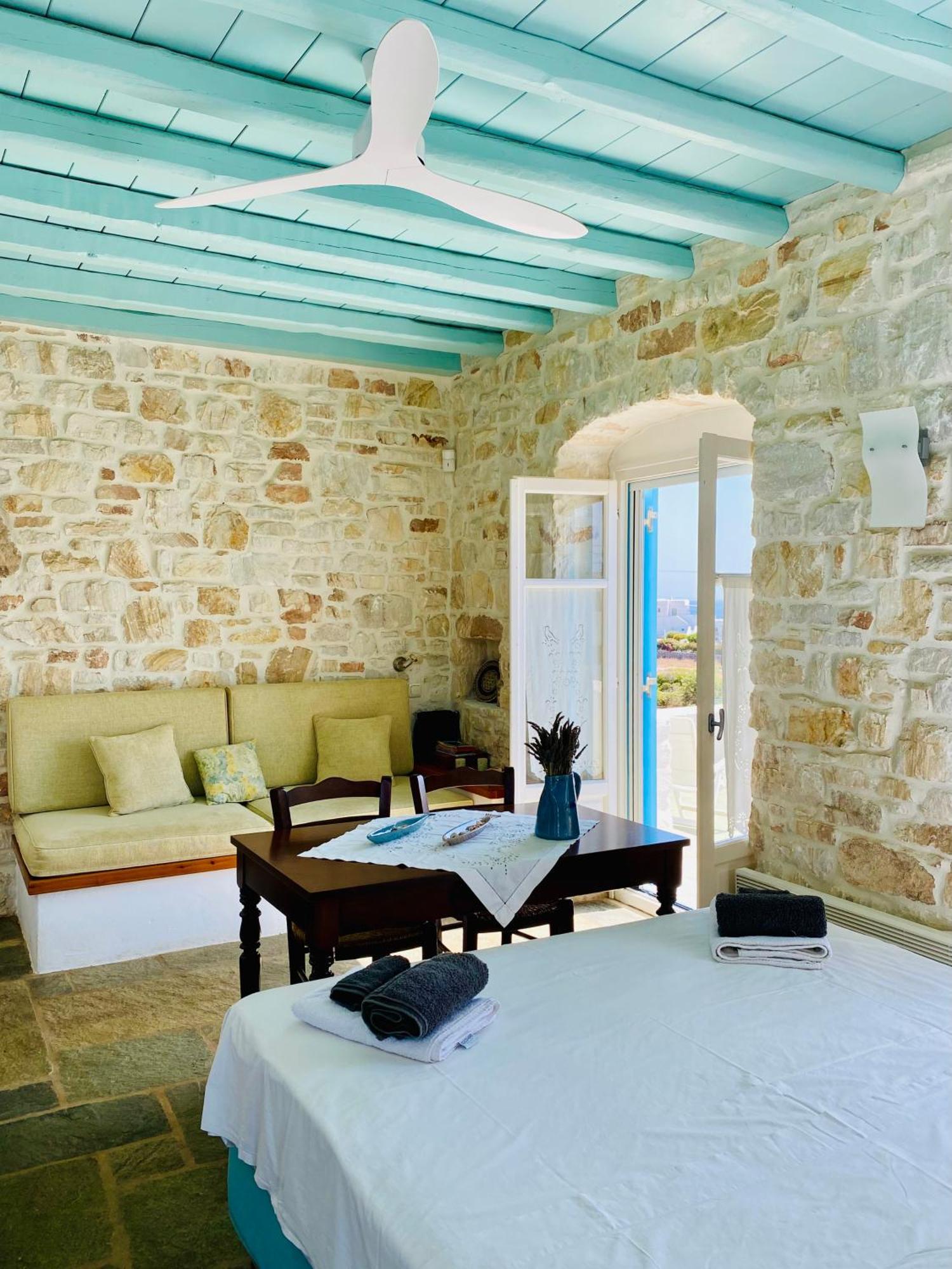Santa Maria Traditional Stone Studio ภายนอก รูปภาพ
